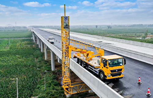 橋梁檢測車